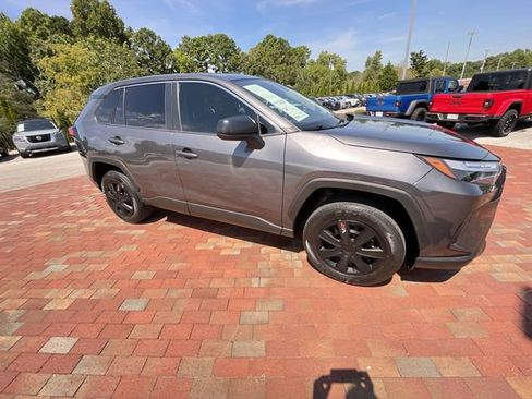 Used 2023 Toyota RAV4 LE FWD image 37