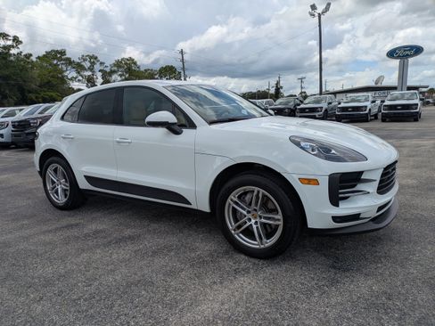 Used 2021 Porsche Macan AWD/4WD image 2