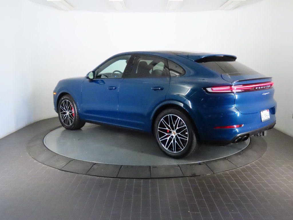 Certified 2025 Porsche Cayenne S AWD/4WD image 3
