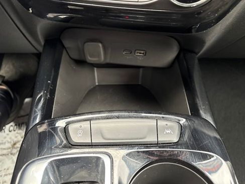 Used 2025 Chevrolet Trax ACTIV image 19