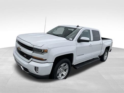 Used 2018 Chevrolet Silverado 1500 LT w/ All Star Edition AWD/4WD image 38