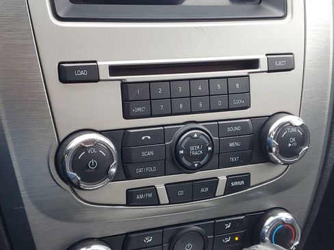 Used 2010 Ford Fusion SE image 17