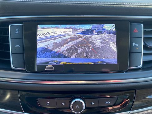 Used 2021 Buick Enclave Essence image 29