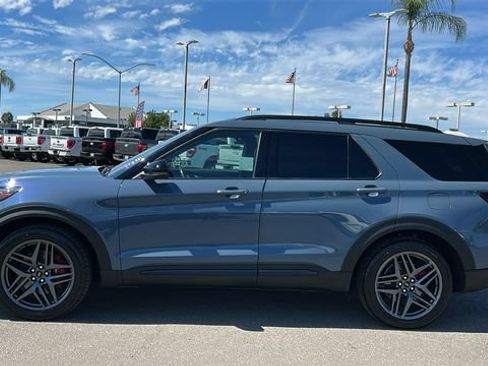 Certified 2025 Ford Explorer ST RWD image 7