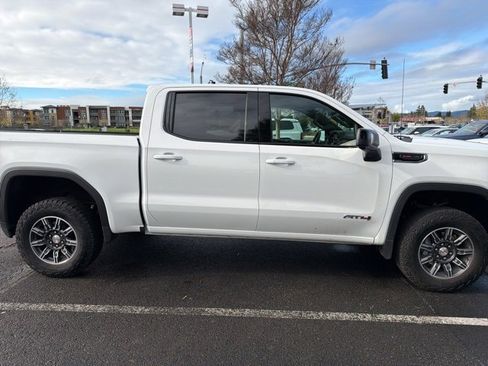 Used 2025 GMC Sierra 1500 AT4 image 4