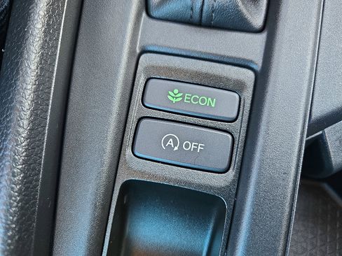 Certified 2025 Honda Accord LX image 25