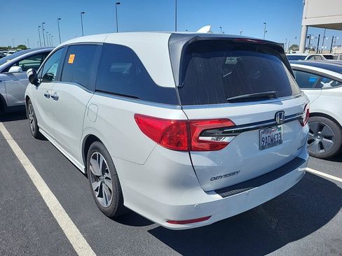 Used 2022 Honda Odyssey Touring image 2