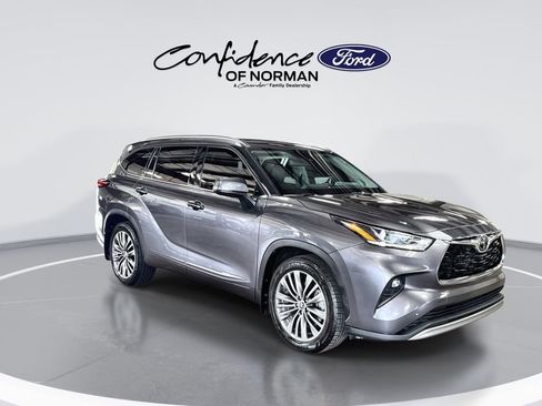 Used 2021 Toyota Highlander Platinum AWD/4WD image 11