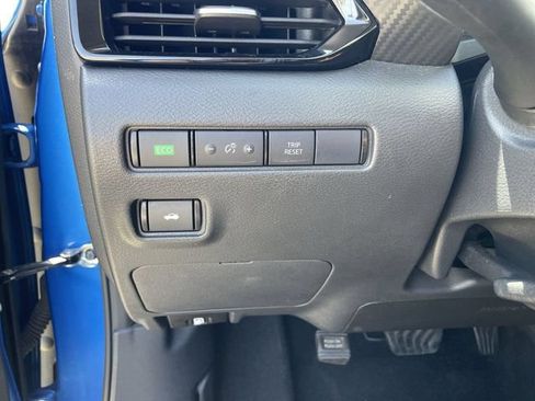 Used 2024 Nissan Sentra SV FWD image 17