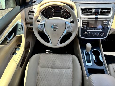 Used 2016 Nissan Altima 2.5 S w/ Power Driver Seat Package FWD image 13