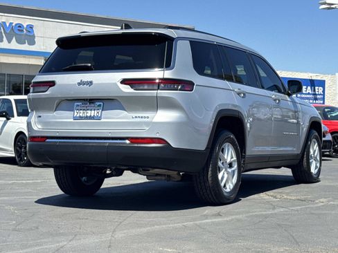 Used 2023 Jeep Grand Cherokee L Laredo RWD image 5