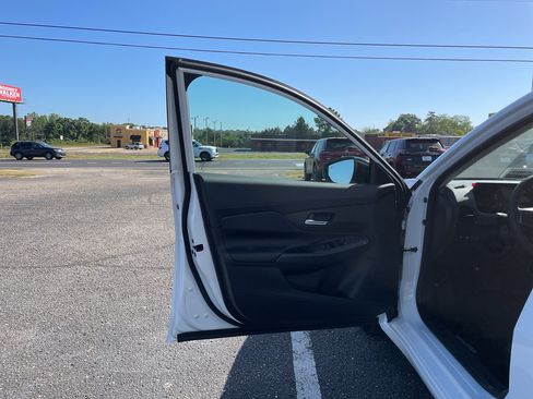 New 2026 Nissan Sentra SV image 8