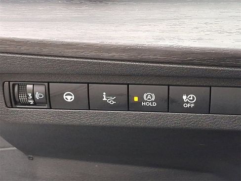 Used 2023 Nissan Ariya FWD image 25