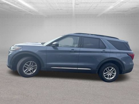 Used 2025 Ford Explorer Active AWD/4WD image 5