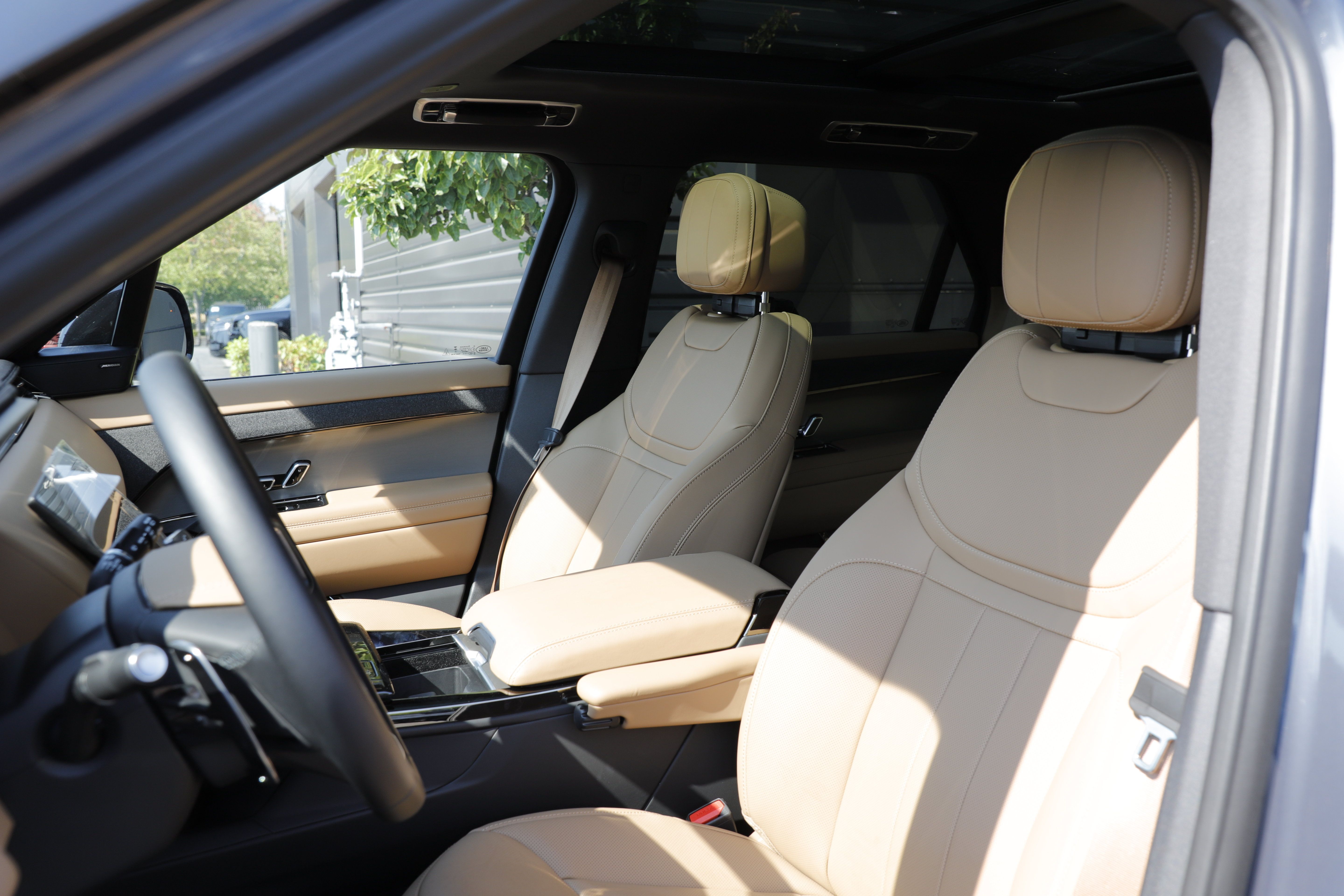 New 2025 Land Rover Range Rover Sport SE AWD/4WD image 17