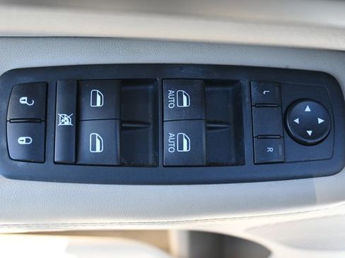 Used 2020 Jeep Grand Cherokee Laredo image 11