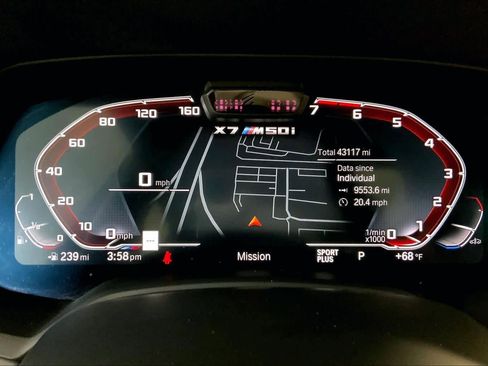 Used 2022 BMW X7 M50i image 25