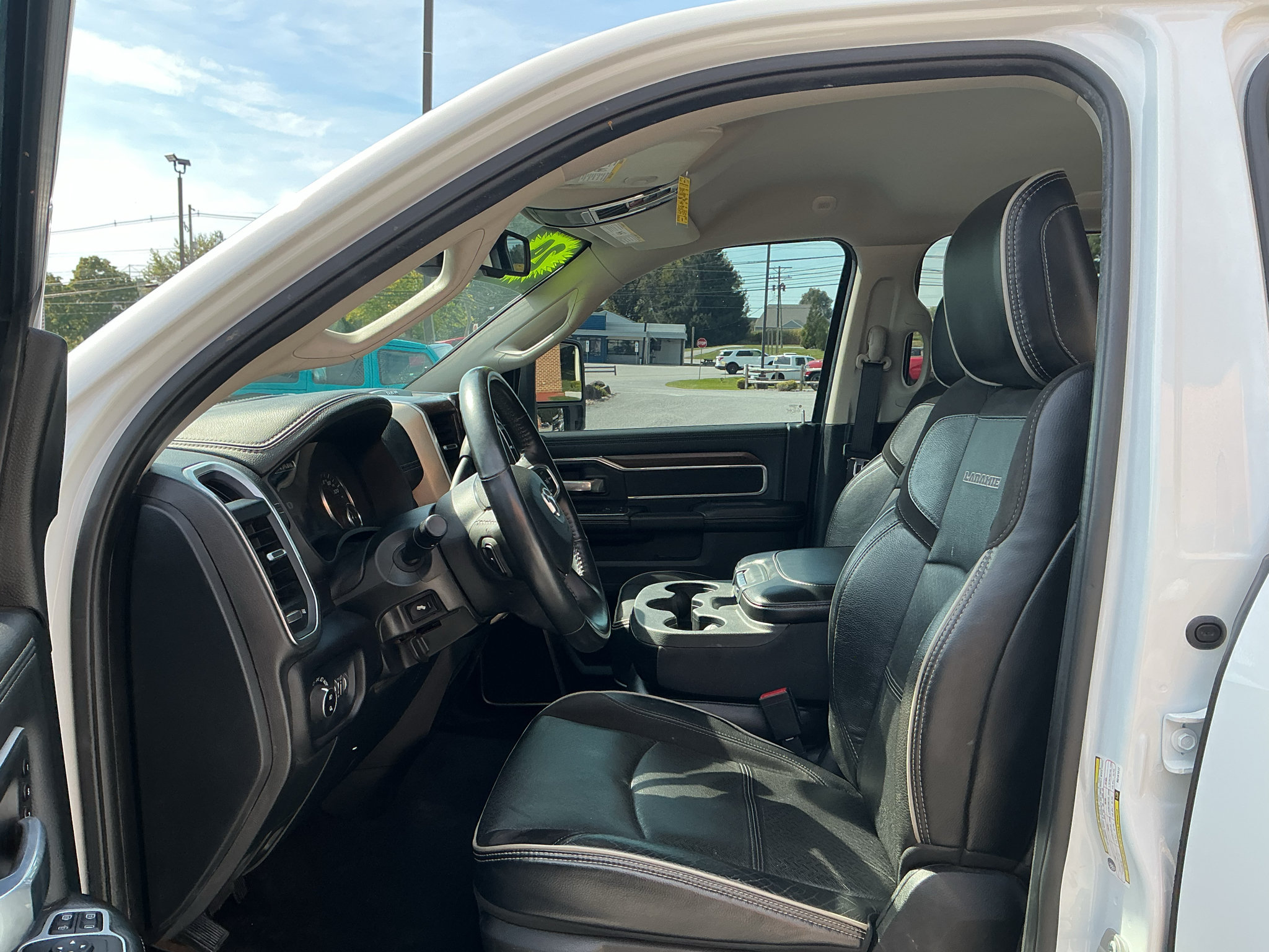 Used 2024 RAM 2500 Laramie AWD/4WD image 13