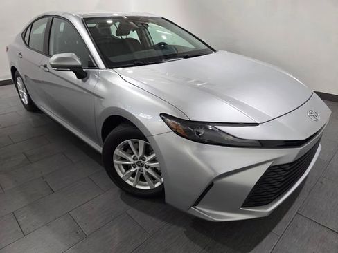 Used 2026 Toyota Camry LE FWD image 7