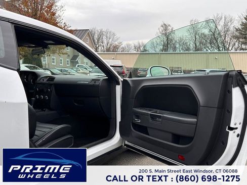 Used 2012 Dodge Challenger SXT image 13