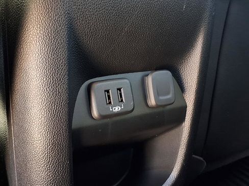 Used 2020 Chevrolet Colorado Z71 image 27