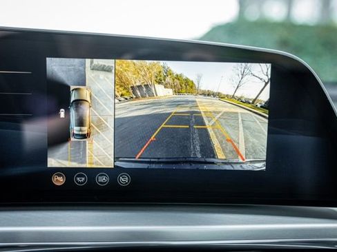 Used 2024 Cadillac Lyriq Tech image 32