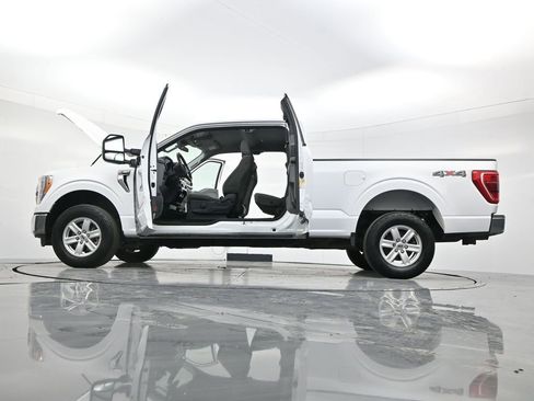 Used 2022 Ford F150 XLT image 57