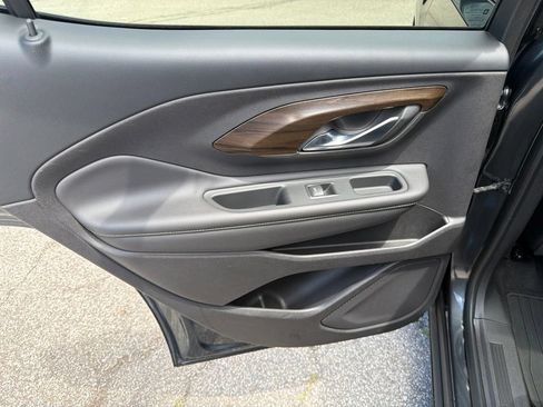 Used 2018 GMC Terrain Denali w/ Advanced Safety Package FWD image 12