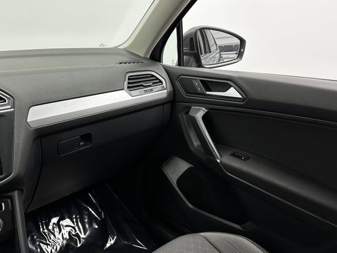Used 2020 Volkswagen Tiguan S image 25