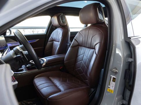 Used 2023 BMW 740i w/ Parking Assistance Package RWD image 19