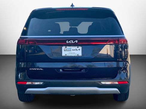 Used 2024 Kia Carnival LX image 6