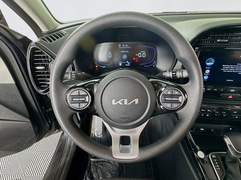 Used 2023 Kia Soul S FWD image 13