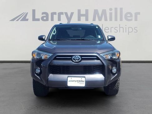 Used 2020 Toyota 4Runner SR5 AWD/4WD image 8