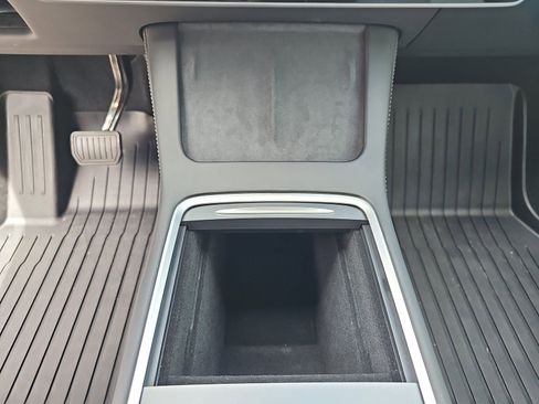 Used 2024 Tesla Model Y Long Range RWD image 24