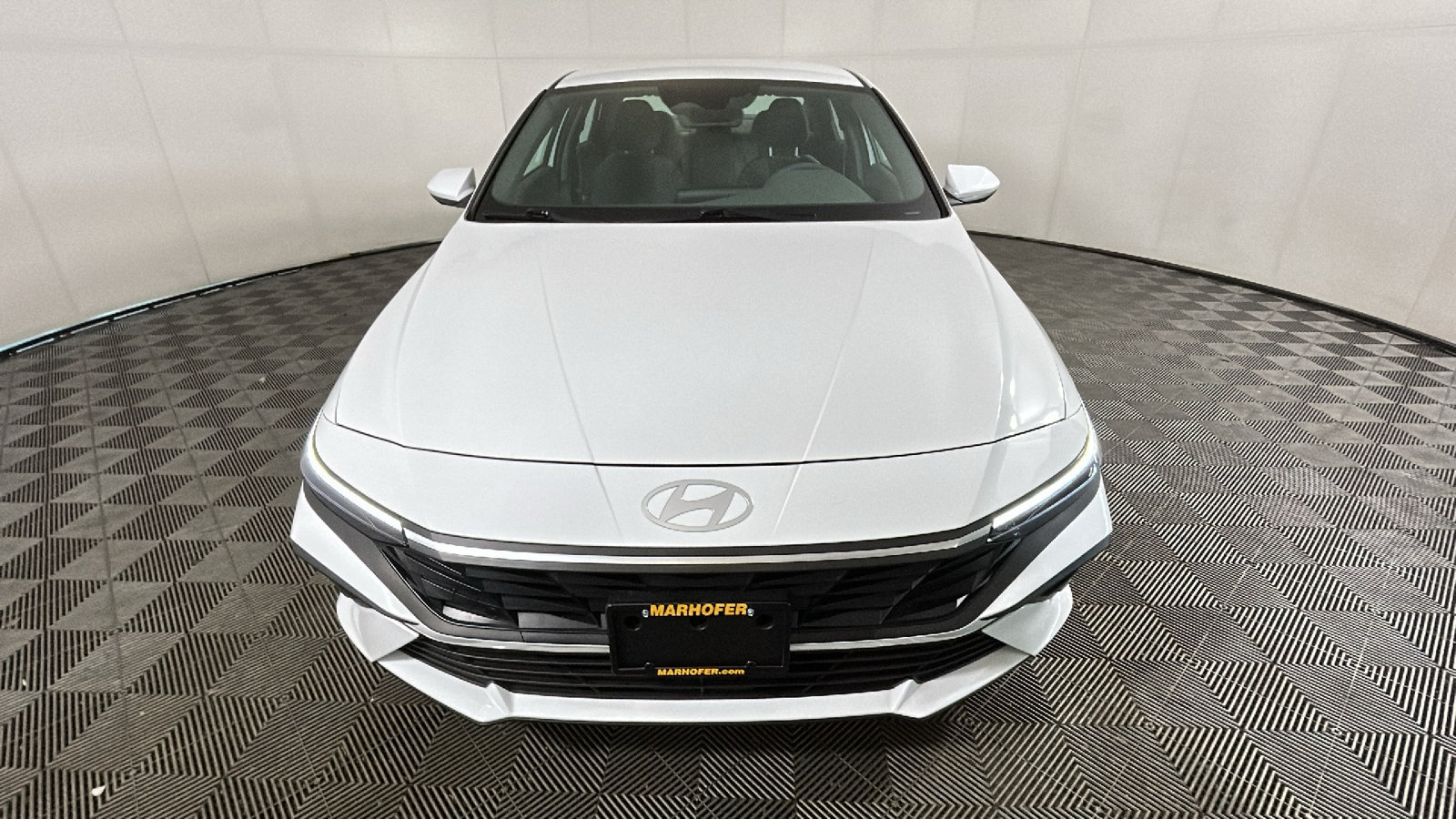 Used 2025 Hyundai Elantra Hybrid FWD image 9