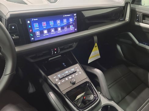 New 2026 Porsche Cayenne image 20