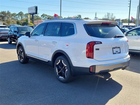 New 2025 Kia Telluride S image 4