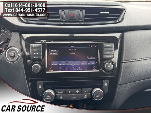 Used 2018 Nissan Rogue SV w/ Premium Package image 26