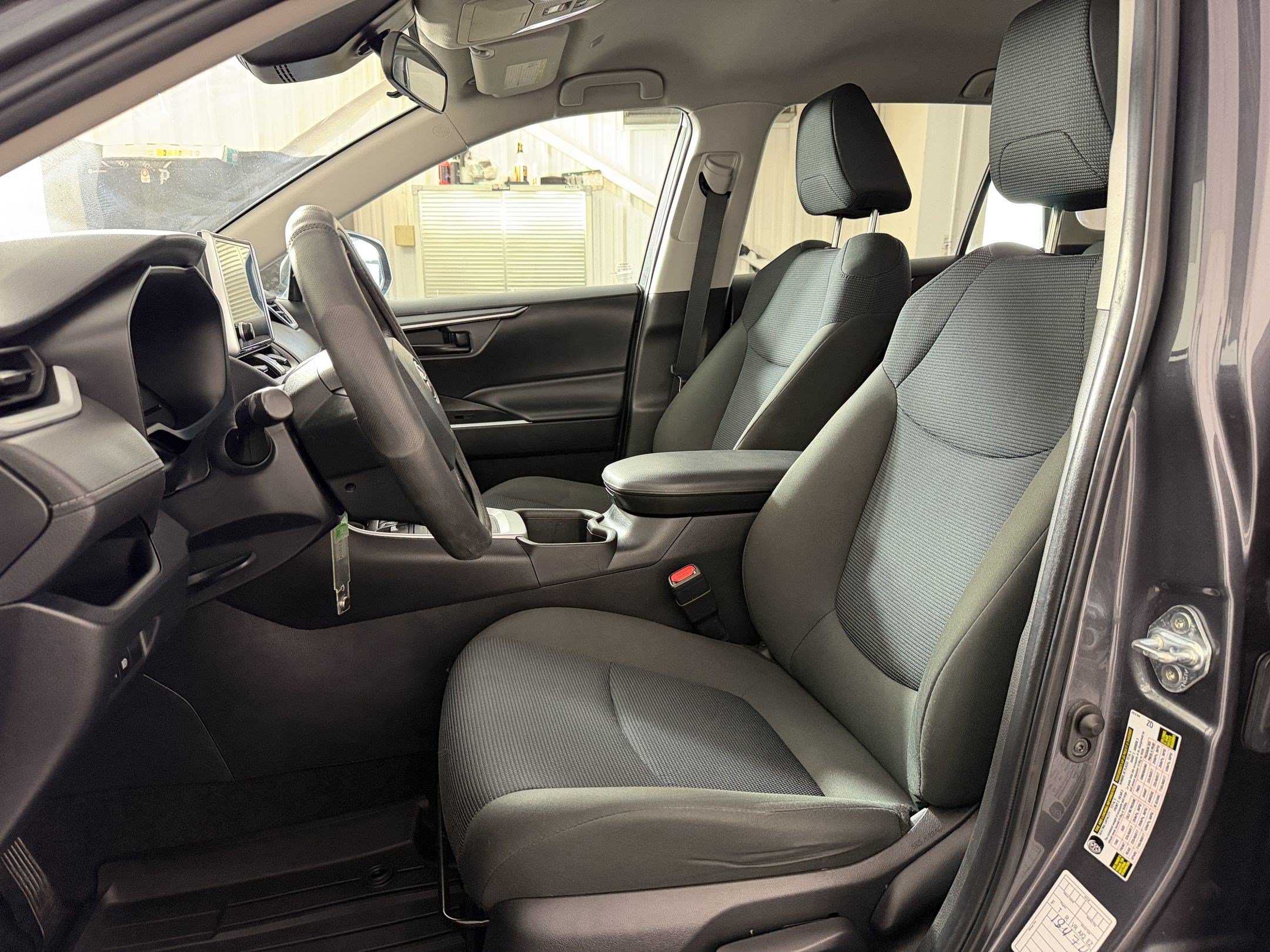 Used 2023 Toyota RAV4 LE AWD/4WD image 5