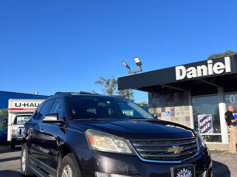 Used 2014 Chevrolet Traverse LT w/ LPO, 'HIT The Road' Package AWD/4WD image 4
