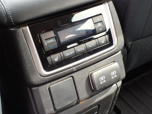 Used 2019 Subaru Ascent Limited image 21