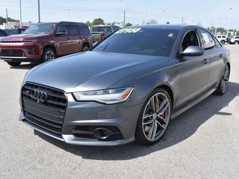 Used 2017 Audi S6 Prestige w/ S6 Sport Package image 5