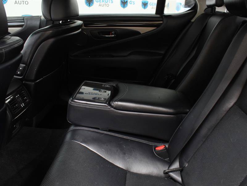 Used 2013 Lexus LS 460 AWD w/ Comfort Pkg image 18