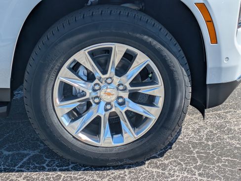 New 2026 Chevrolet Suburban Premier image 11