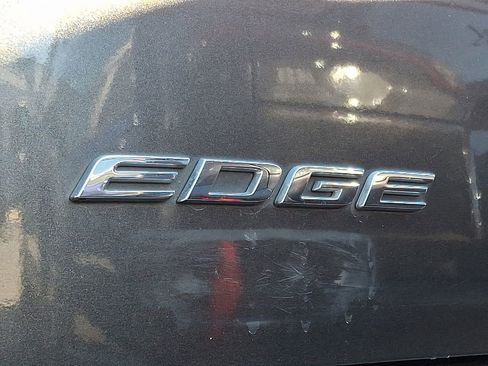 Used 2017 Ford Edge SEL w/ Equipment Group 201A image 5