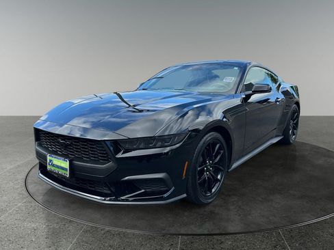 Used 2025 Ford Mustang Premium RWD image 3
