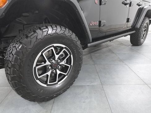 Used 2025 Jeep Wrangler Unlimited Rubicon image 28