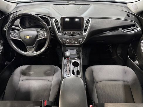 Used 2022 Chevrolet Malibu RS image 37