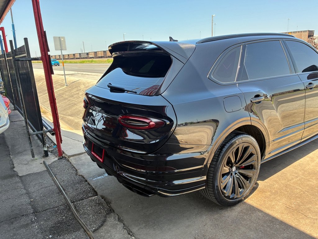 Used 2021 Bentley Bentayga AWD/4WD image 24