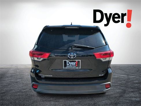 Used 2018 Toyota Highlander XLE image 5